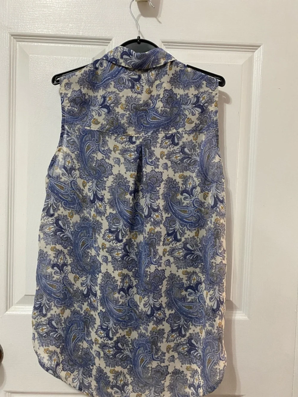 H&M Blue Paisley Sleeveless Chiffon Blouse - EUC - Size 8 - Picture 7 of 7